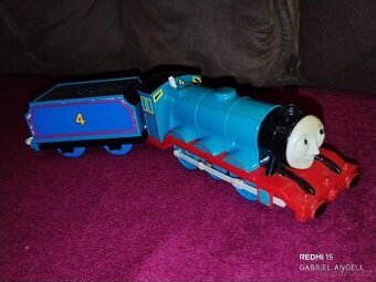 Mašinka GORDON č. 4 – TOMY Plarail