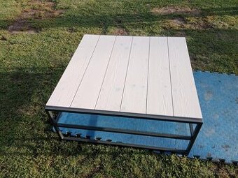 Konferenční stolek