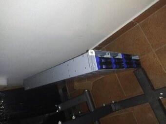 6x Server platformy intel, pro web, soubory, databaze, hry