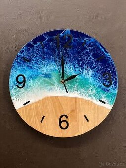 Hodiny s motivem moře