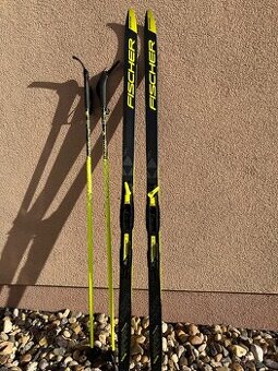 Prodám dětský běžecký komplet.