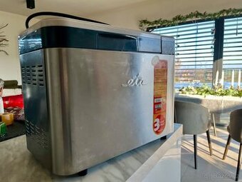 Domácí pekárna ETA