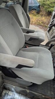 Rozpredám T4 caravelle 2.5 TDI 111kw