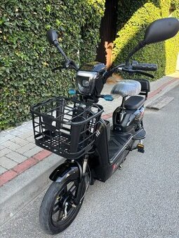 Elektro skútr / elektrokoloběžka 350W–mobilita bez starostí