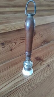 Součást staré lampy