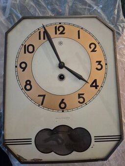 Nástěnné hodiny r.1950