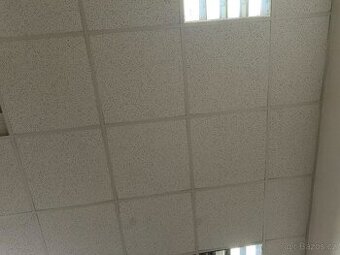 Kazetový strop za odvoz