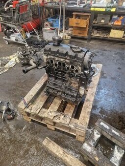 Motor 1.9 tdi 77kw BXE, ale stejný s BKC, BJB