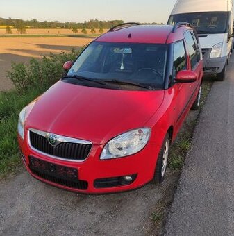 Škoda Roomster 1.6 16V MPI benzín červená