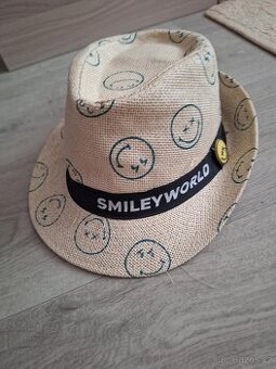Slaměný klobouk se smaijlíky
