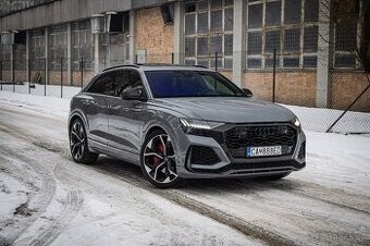 RSQ8 4.0 TFSI Full Carbon, Masáž, Soft-close, Pano, R23, DPH