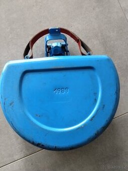 Retro kanystr 4,5 litru -půlkulatý do rezervy