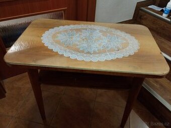 Prodám retro stolky