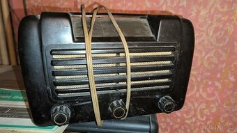 Retro rádia - různé druhy a značky - dřevěná i plastová