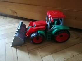Traktor Lena se lžící