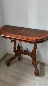 dřevěný stolek - 1