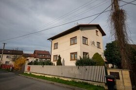 Prodej - rodinný dům a hospodářská budova - Ústí u Vsetína