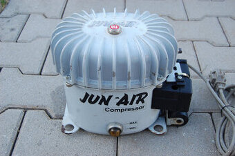 Prodám vzduchový kompresor Jun Air model 6 - 1