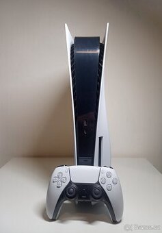 PlayStation 5 + FIFA 24