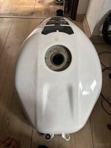 Nadrz na Suzuki Gsxr 1000 01-02 a 600 750 00-03