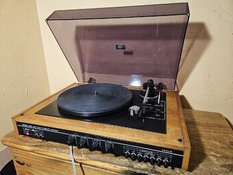 TESLA NZC 420 HiFi gramofon