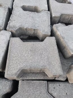 Zámková dlažba ve tvaru ičko 6cm