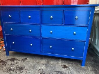 IKEA Hemnes komoda s 8 zásuvkami - modrá