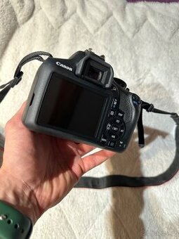 Canon EOS 2000d