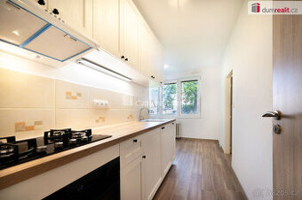 K pronájmu, nově zrekonstruovaný byt 2+1 o výměře 62 m2, Dob