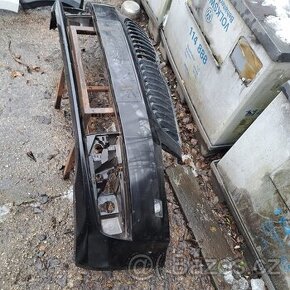 Přední nárazník skoda octavia III s maskou lehce pomackany d