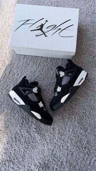 Air Jordan 4 White Thunder