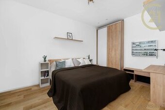 Prodej prostorného bytu 3+kk (94 m²) po rekonstrukci – Pa... - 1