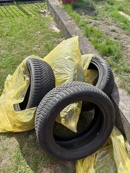 Laurenn 215/55R17 98v