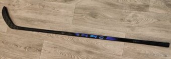 Hokejka CCM Ribcor Trigger 10, levá P28, 77Flex