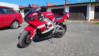 Yamaha yzf R1  RN04 Rok 2000