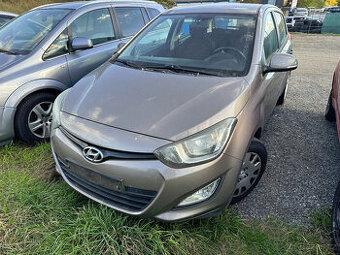 Hyundai I20 rok 2013 náhradní díly