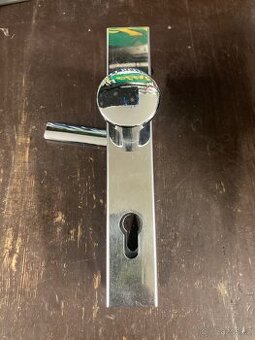 bezpečnostní kování