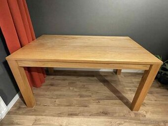 Jídelní stůl 150x90 cm z masivního dubu