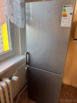 Lednice s mazakem  Amica