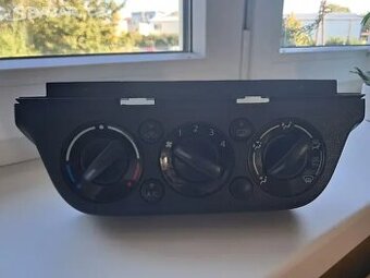 Ovladač panel klimatizace a topení Suzuki Swift