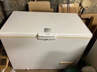 Pultový mrazák Whirlpool 300L