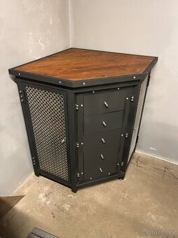 Industriální skříňka