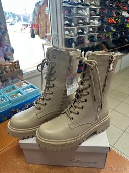 Bezové zimni kotníčkové boty