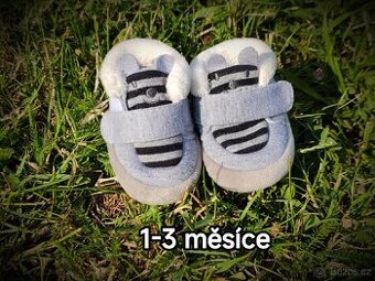 Zimní teplé capáčky velikost 1-3 měsíce