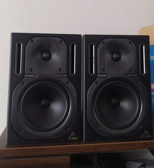 Behringer Truth B2030A studiové monitory