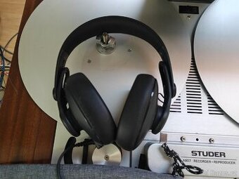 Sluchátka AKG K361 NEPOUŽITÁ