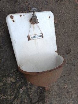 Stará litinová výlevka