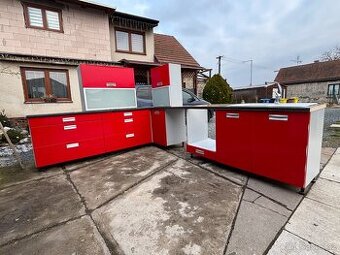 Rohová kuchyňská linka