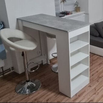 Barový stůl + 2 židle