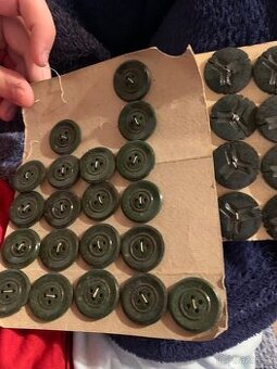 Prodàm nové staré knoflíky